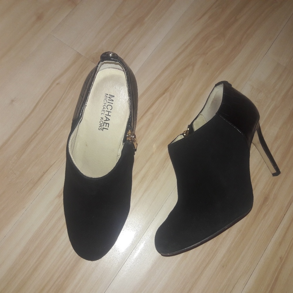 Shoes - Picture 2 of 2